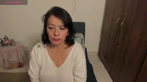 nuit_rose online show from April 8, 2026, 1:05 am