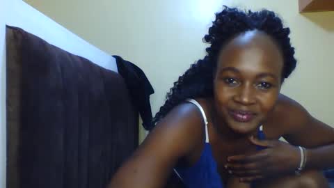 nutgal online show from October 17, 2025, 4:53 pm