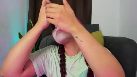 Snapshot of nyalgasai1 chatting on October 1, 2025, 11:22 pm Nia online show from October 1, 2025, 11:22 pm