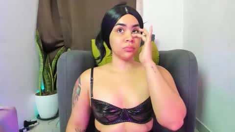 Nia online show from April 13, 2026, 4:51 am