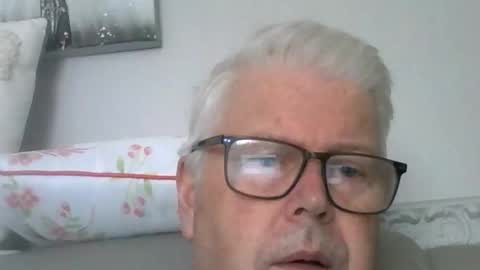 stockings  suspenders mad online show from September 9, 2025, 9:31 am