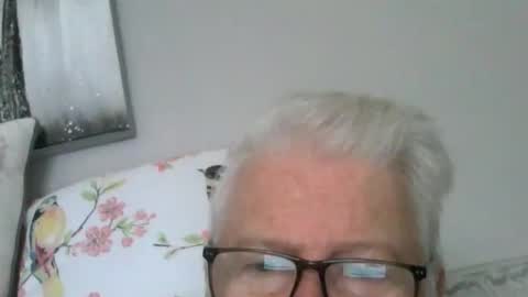 stockings  suspenders mad online show from September 18, 2025, 11:01 am