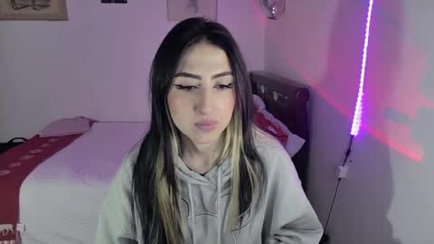 Snapshot of nymph_frida chatting on December 3, 2024, 3:30 am Frida online show from December 3, 2024, 3:30 am