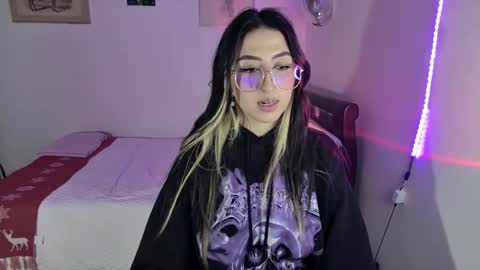 Snapshot of nymph_frida chatting on December 10, 2024, 5:28 am Frida online show from December 10, 2024, 5:28 am