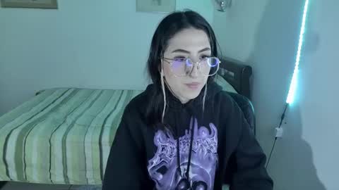 Snapshot of nymph_frida chatting on February 12, 2025, 12:01 pm Frida online show from February 12, 2025, 12:01 pm