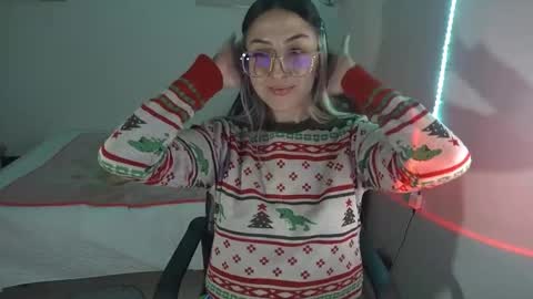 Snapshot of nymph_frida chatting on December 14, 2025, 6:30 am Frida online show from December 14, 2025, 6:30 am