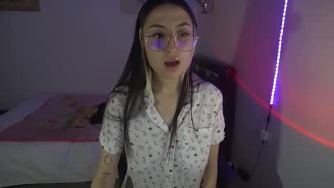 Snapshot of nymph_frida chatting on December 20, 2025, 6:42 am Frida online show from December 20, 2025, 6:42 am