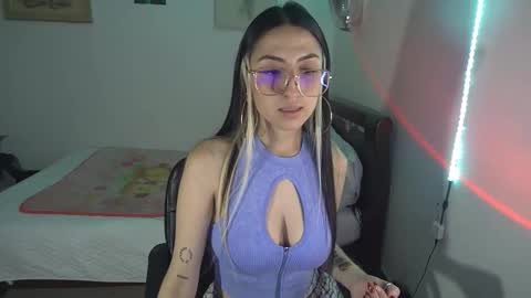 Snapshot of nymph_frida chatting on December 22, 2025, 3:58 am Frida online show from December 22, 2025, 3:58 am