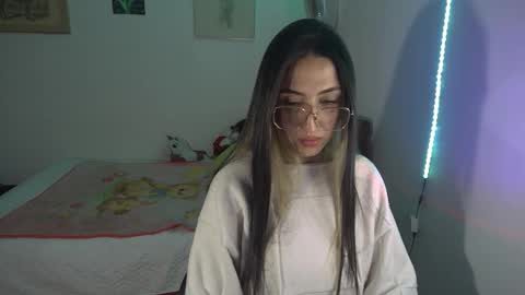 Snapshot of nymph_frida chatting on January 16, 2026, 6:17 am Frida online show from January 16, 2026, 6:17 am