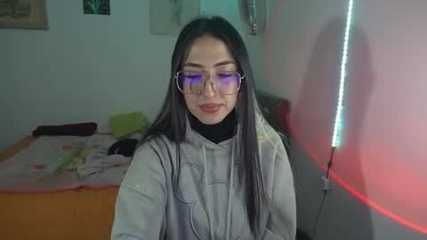 Snapshot of nymph_frida chatting on February 3, 2026, 7:46 am Frida online show from February 3, 2026, 7:46 am