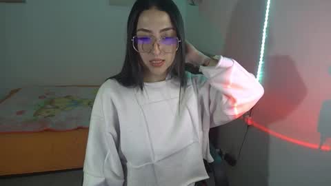 Snapshot of nymph_frida chatting on February 4, 2026, 7:25 am Frida online show from February 4, 2026, 7:25 am