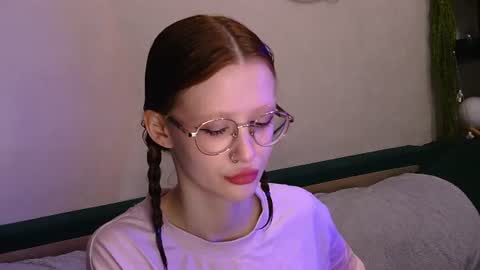 Snapshot of nyra_thira chatting on July 6, 2026, 1:02 am nyra_thira online show from July 6, 2026, 1:02 am