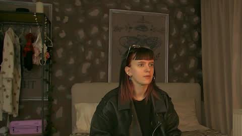 Nyssa online show from April 2, 2026, 4:43 am