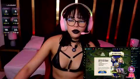 Snapshot of nyveth chatting on January 17, 2026, 10:35 pm Nyvet online show from January 17, 2026, 10:35 pm