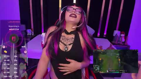 Snapshot of nyveth chatting on February 20, 2026, 1:44 pm Nyvet online show from February 20, 2026, 1:44 pm