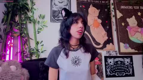 Snapshot of nyx_nayla chatting on June 5, 2026, 10:37 pm online show from June 5, 2026, 10:37 pm