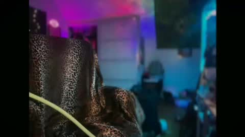 Snapshot of nyxxen chatting on February 8, 2026, 11:35 am nyxxen online show from February 8, 2026, 11:35 am