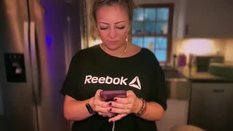 Snapshot of nyxxen chatting on February 16, 2026, 10:17 pm nyxxen online show from February 16, 2026, 10:17 pm