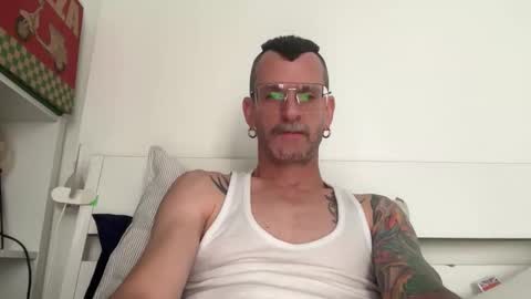 Snapshot of o_johnny_deep_o chatting on February 19, 2026, 2:13 pm Jonathan Deep online show from February 19, 2026, 2:13 pm