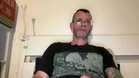 Snapshot of o_johnny_deep_o chatting on May 8, 2026, 9:31 pm Jonathan Deep online show from May 8, 2026, 9:31 pm