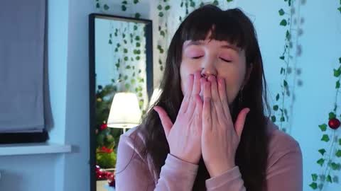 Snapshot of o_x_a_n_a_x chatting on December 14, 2025, 2:00 pm hey hey i am Lora and im new here hope to have some good time here 3 online show from December 14, 2025, 2:00 pm