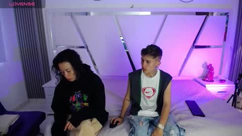 oblivionlove online show from February 4, 2026, 12:33 pm