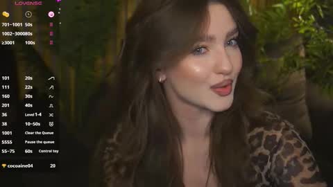 Snapshot of oceaneyessss_ chatting on October 9, 2025, 8:29 pm Kristina online show from October 9, 2025, 8:29 pm