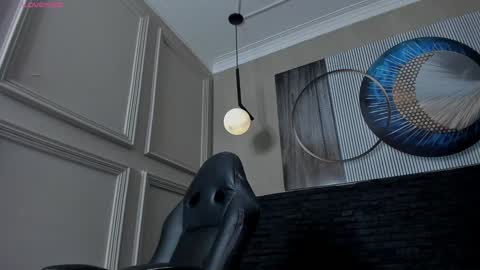 independent model online show from February 6, 2025, 8:56 pm