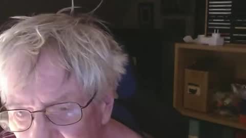 Snapshot of oden10 chatting on November 8, 2025, 11:36 pm oden10 online show from November 8, 2025, 11:36 pm