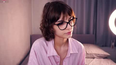 Thea online show from November 14, 2025, 7:34 pm