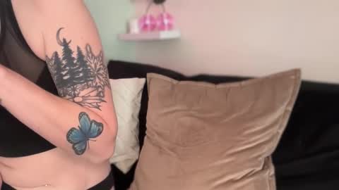 Tams online show from April 16, 2026, 6:52 pm