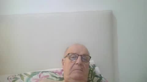 Snapshot of oggi95 chatting on January 3, 2025, 9:04 am oggi95 online show from January 3, 2025, 9:04 am