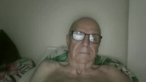 Snapshot of oggi95 chatting on October 20, 2025, 6:14 am oggi95 online show from October 20, 2025, 6:14 am