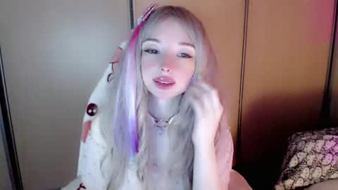 Snapshot of oh_pichuu chatting on June 13, 2026, 3:15 am Milly online show from June 13, 2026, 3:15 am