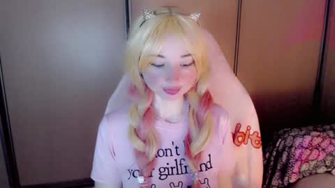 Snapshot of oh_pichuu chatting on June 15, 2026, 3:31 am Milly online show from June 15, 2026, 3:31 am