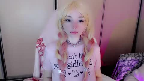 Snapshot of oh_pichuu chatting on June 20, 2026, 5:54 am Milly online show from June 20, 2026, 5:54 am