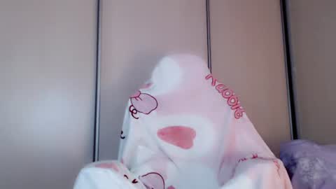 Snapshot of oh_pichuu chatting on July 9, 2026, 1:15 pm Milly online show from July 9, 2026, 1:15 pm