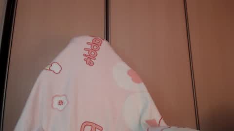 Snapshot of oh_pichuu chatting on July 20, 2026, 8:06 am Milly online show from July 20, 2026, 8:06 am