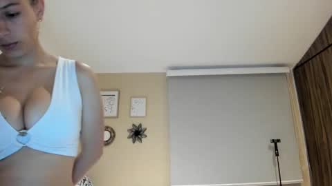 Snapshot of ohanna_ chatting on December 20, 2024, 10:43 pm ohanna_ online show from December 20, 2024, 10:43 pm