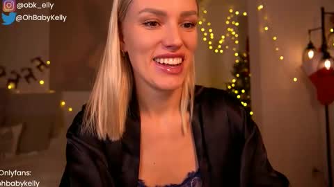 Snapshot of ohbabykelly chatting on December 19, 2024, 1:07 am Kelly online show from December 19, 2024, 1:07 am