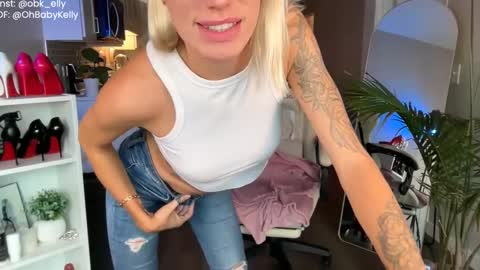 Snapshot of ohbabykelly chatting on September 24, 2025, 11:52 pm Kelly online show from September 24, 2025, 11:52 pm