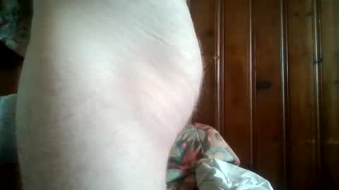 Snapshot of ohboywelli chatting on April 3, 2026, 4:49 pm ohboywelli online show from April 3, 2026, 4:49 pm
