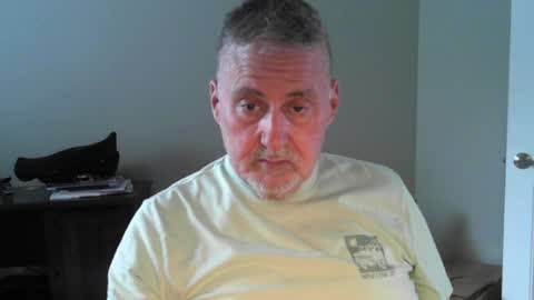 Snapshot of ohfukitsbob chatting on June 1, 2026, 5:36 pm ohfukitsbob online show from June 1, 2026, 5:36 pm