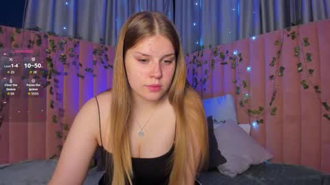Caitlyn or Catie online show from November 3, 2025, 1:19 am