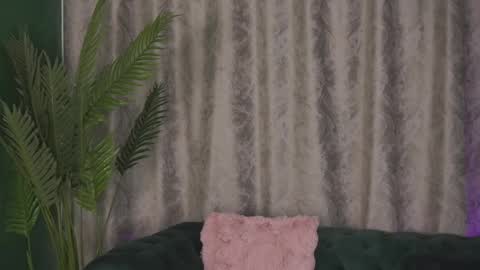 Julia online show from February 22, 2025, 8:29 am