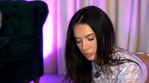 Julia online show from October 30, 2025, 5:31 am