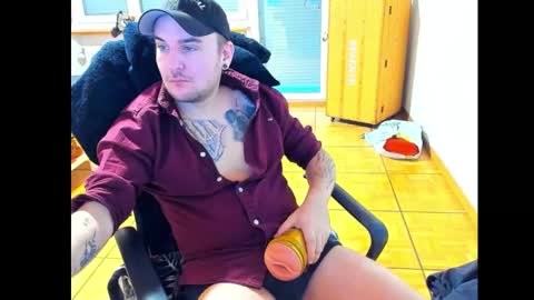 Snapshot of ohihoe92 chatting on December 2, 2024, 7:03 am Chris online show from December 2, 2024, 7:03 am