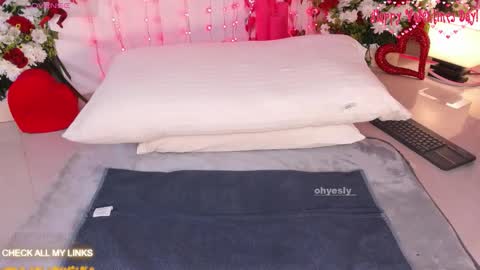 ohyesly_ online show from February 14, 2026, 10:12 am