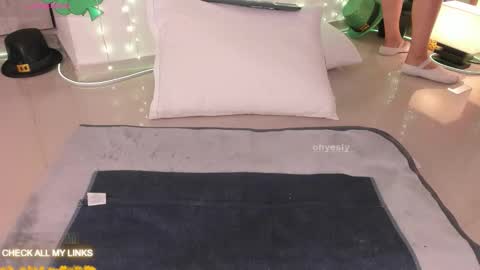 ohyesly_ online show from March 4, 2026, 10:10 am