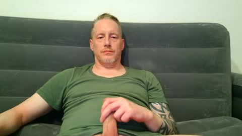 Snapshot of olavdelux chatting on July 1, 2026, 8:19 pm olavdelux online show from July 1, 2026, 8:19 pm